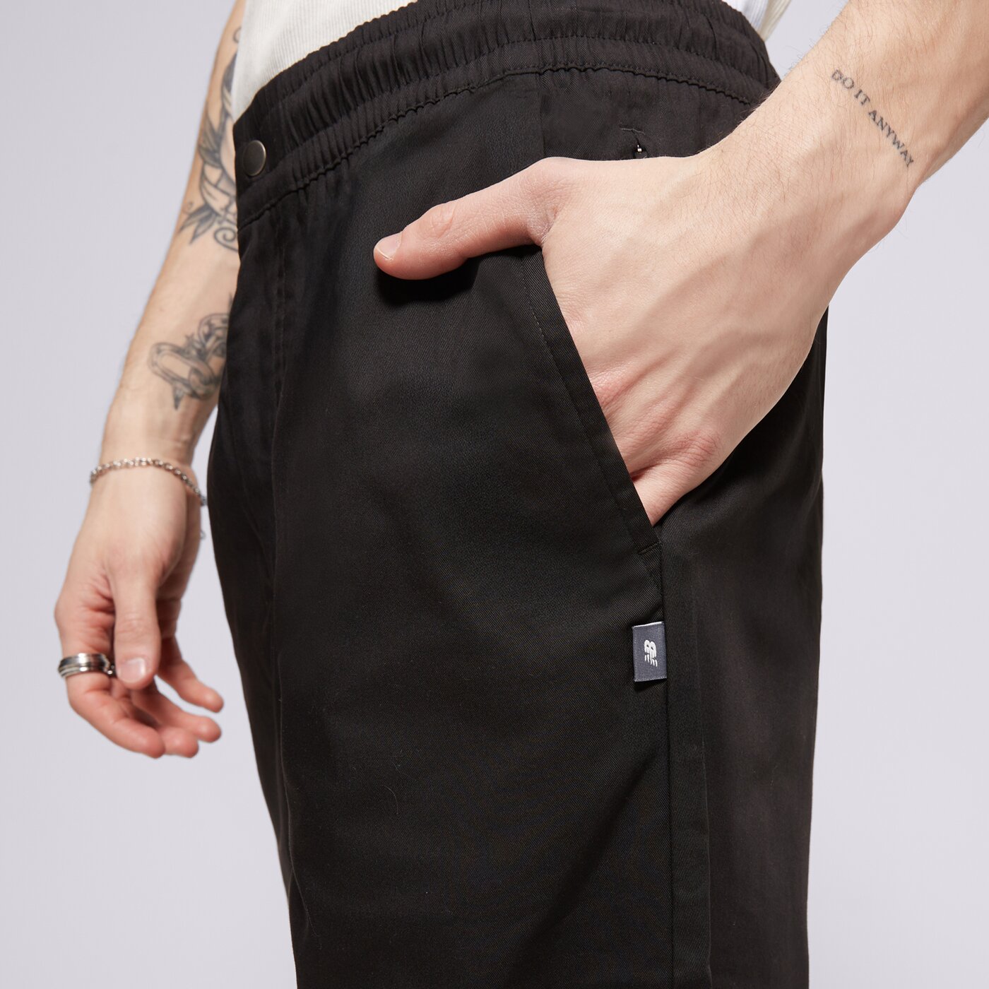 Мъжки панталони NEW BALANCE ПАНТАЛОНИ ICON TWILL TAPERED mp41575bk цвят черен