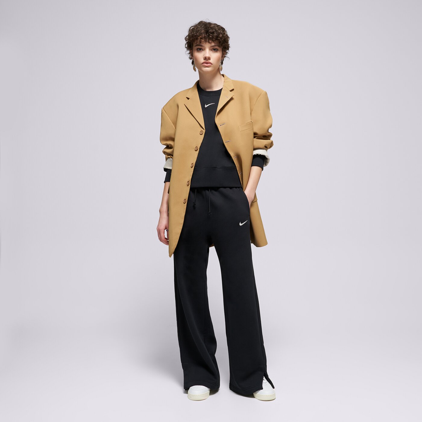 Дамски суичър NIKE СУИТЧЪР W NSW PHNX FLC OOS CREW dq5761-010 цвят черен