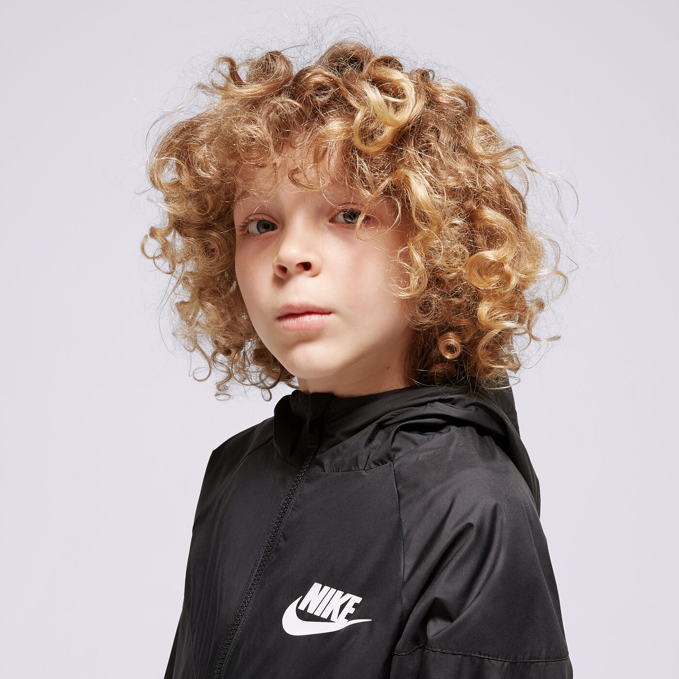 Детска преходно яке NIKE ЯКЕ K NSW WR HD JKT SSNL BOY fn8757-010 цвят черен