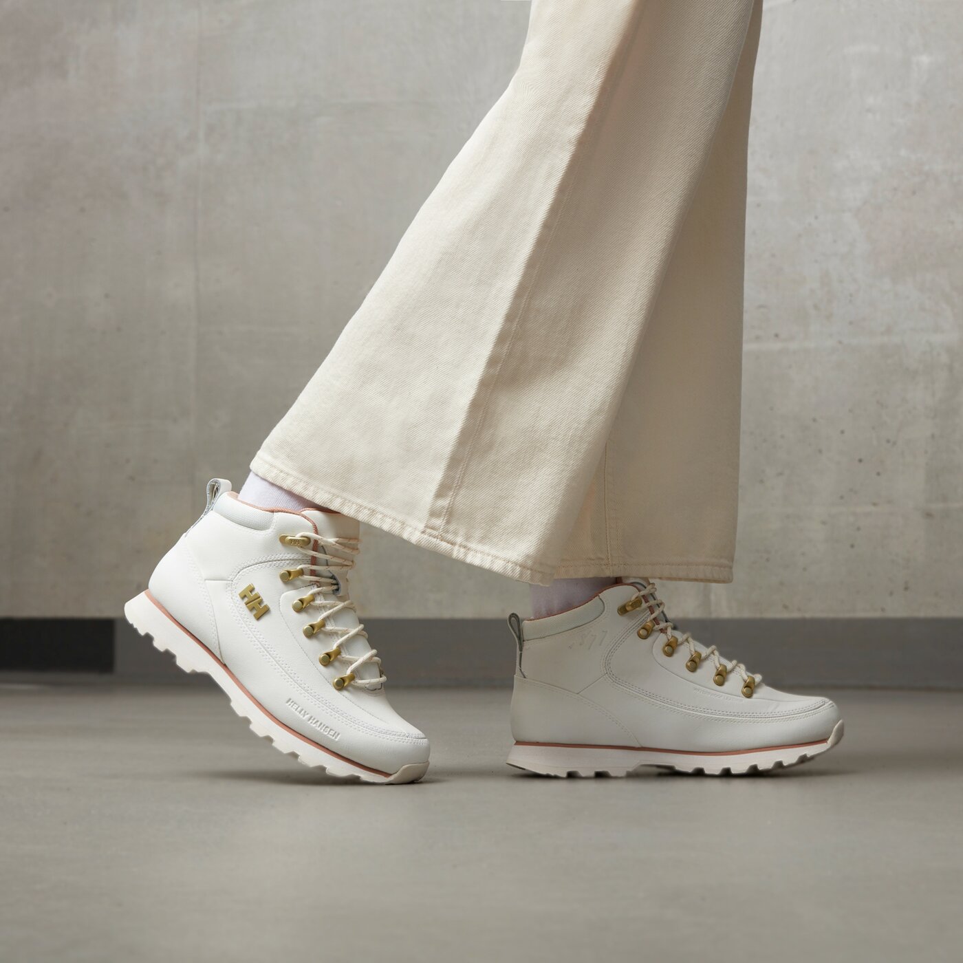 Дамски зимни обувки HELLY HANSEN W THE FORESTER (10516011)  10516011 цвят бял