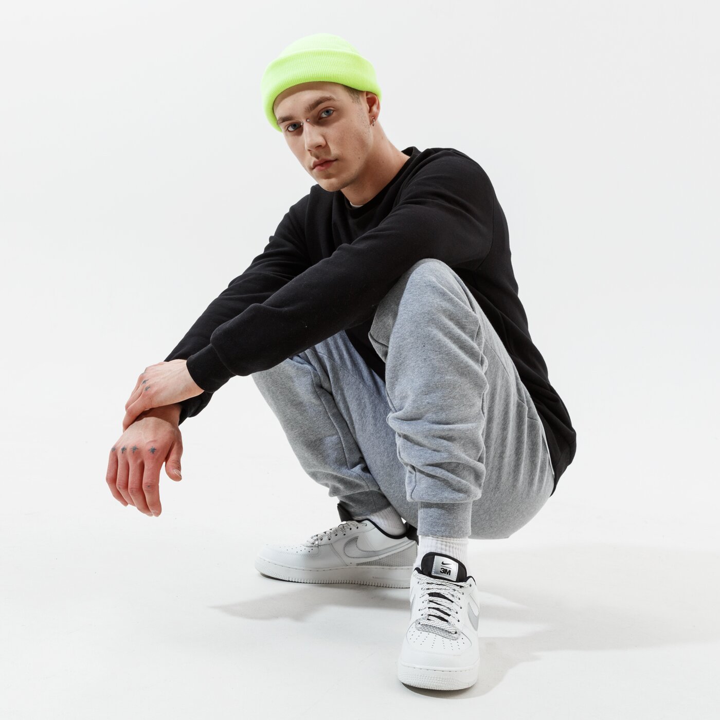 Мъжки панталони CONFRONT ПАНТАЛОНИ ESSENTIAL PANTS GREY  cf121spm21002 цвят сив