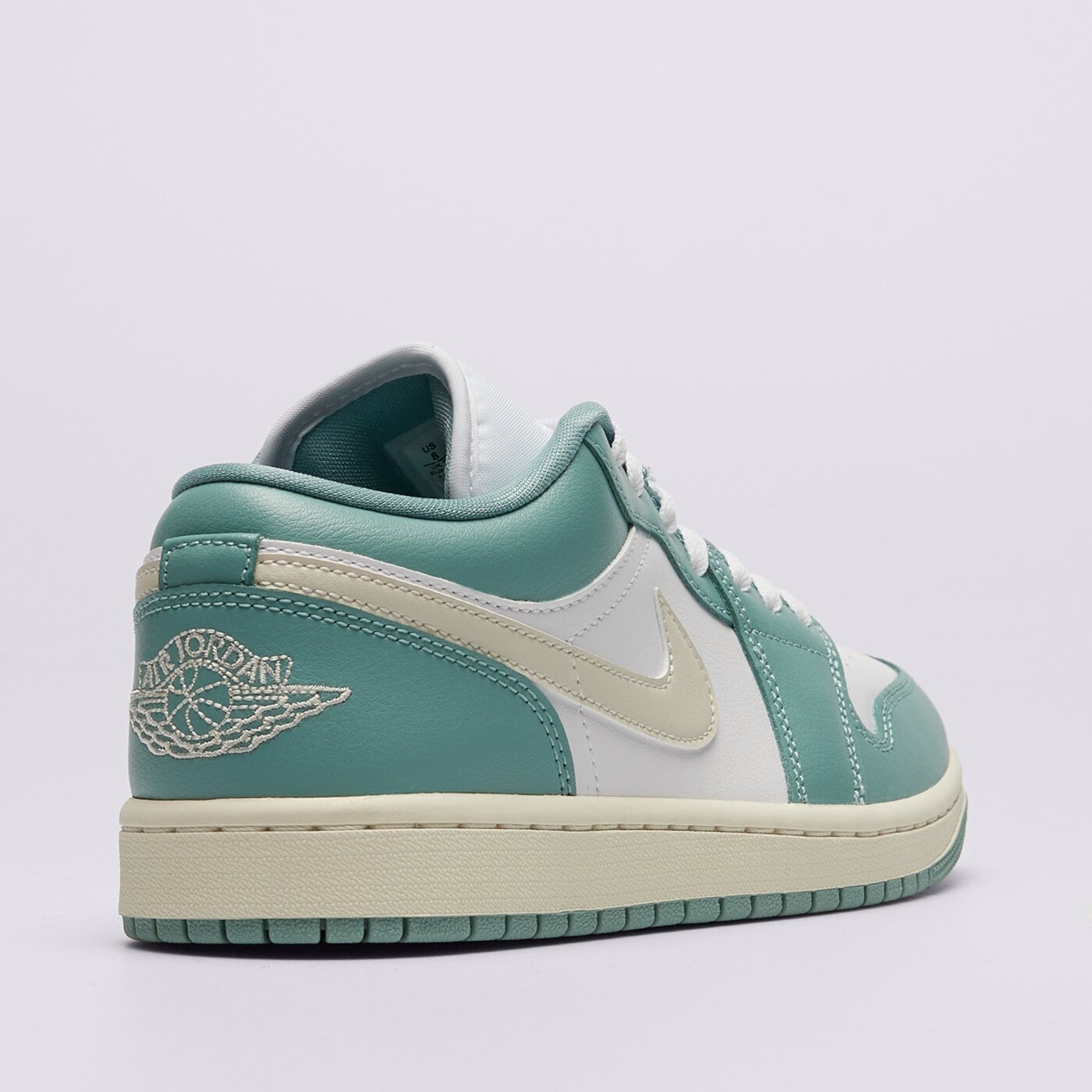 Дамски маратонки WMNS AIR JORDAN 1 LOW dc0774-138 цвят бял