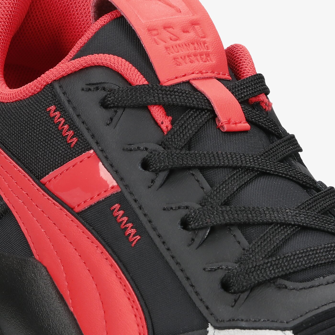 Мъжки маратонки PUMA RS 2.0 FUTURA 37401113 цвят черен