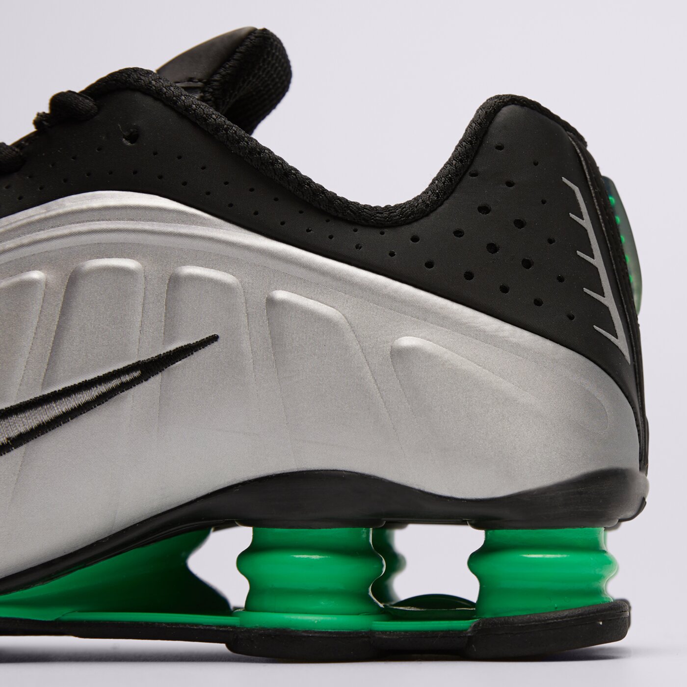 Мъжки маратонки NIKE SHOX R4 hq1988-006 цвят черен