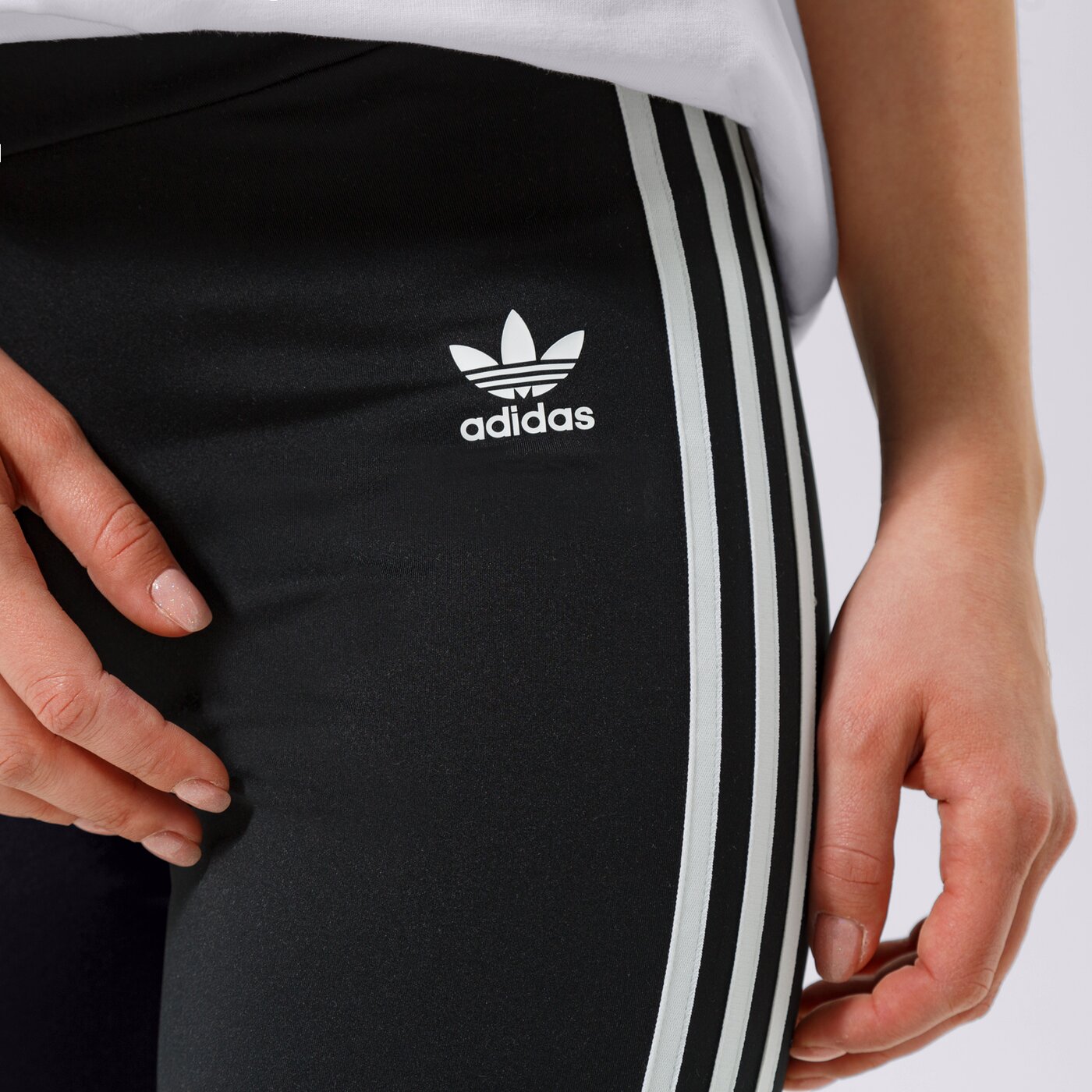 Дамски къси панталони ADIDAS ШОРТИ HW TIGHTS gn2842 цвят черен