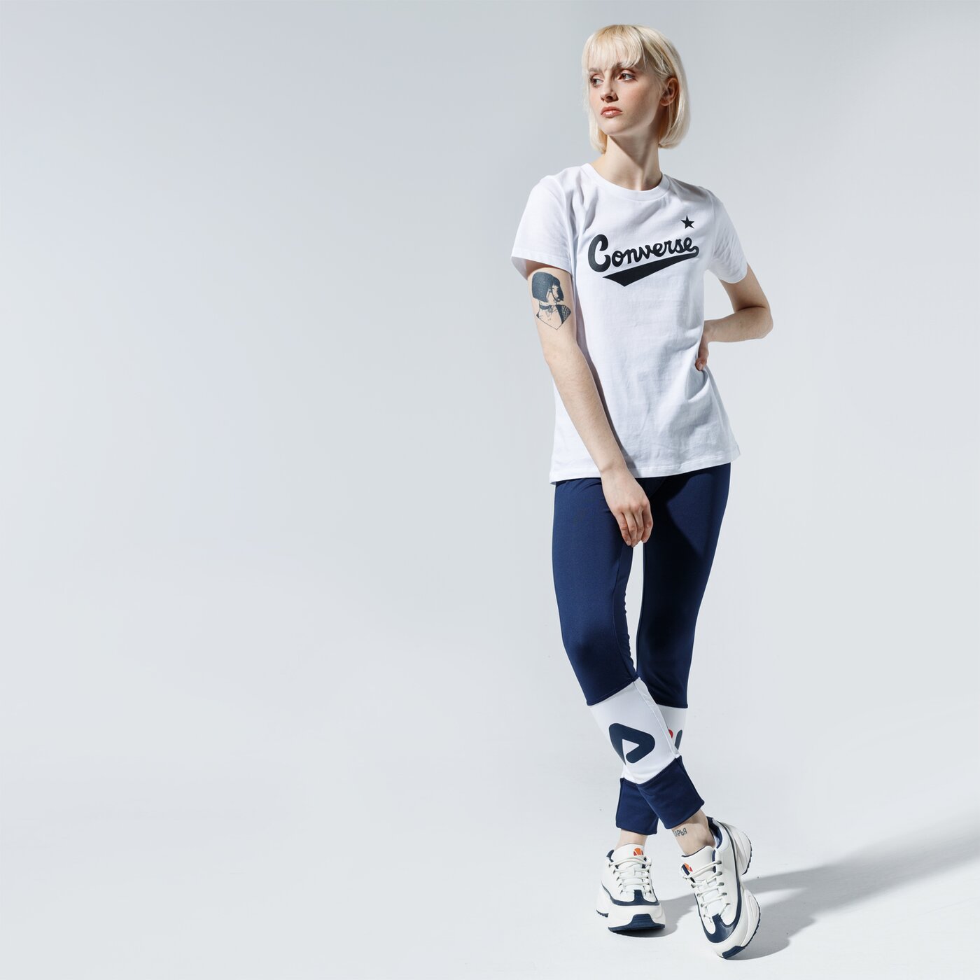 Дамска тениска CONVERSE ТЕНИСКА WMN NOVA CENTER FRONT LOGO TEE 10018268-a04 цвят бял