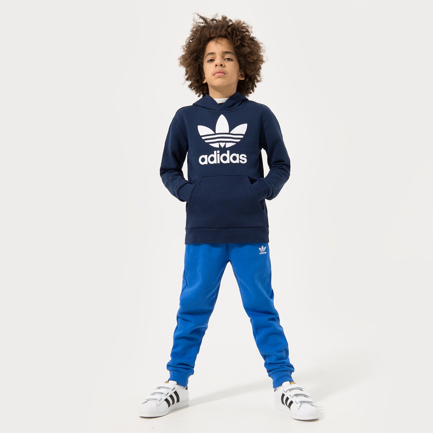 Детски суичър ADIDAS СУИТЧЪР С КАЧУЛКА TREFOIL HOODIE BOY hk0272 цвят черен