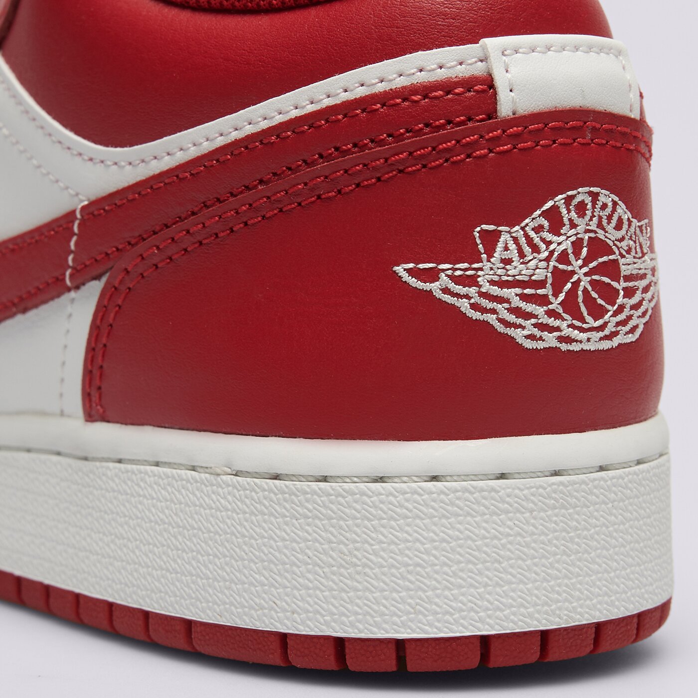 Детски маратонки JORDAN 1 LOW 553560-166 цвят червен