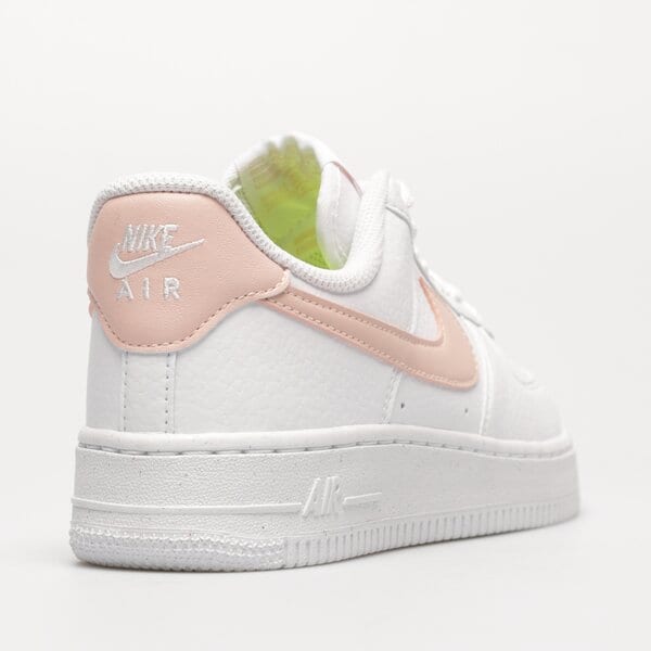 Дамски маратонки NIKE AIR FORCE 1 '07 NEXT NATURE  dn1430-106 цвят бял