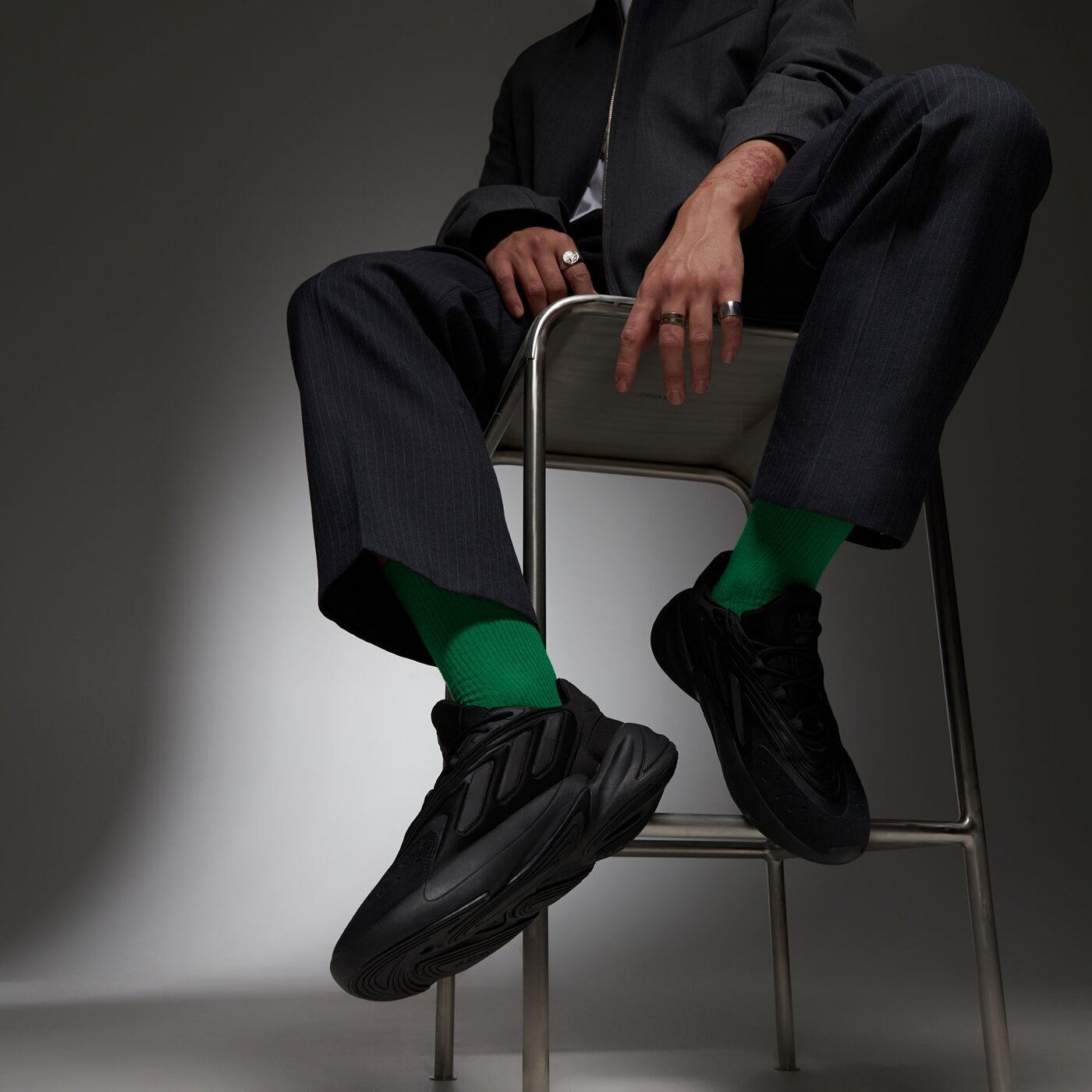 Мъжки маратонки ADIDAS OZELIA h04250 цвят черен