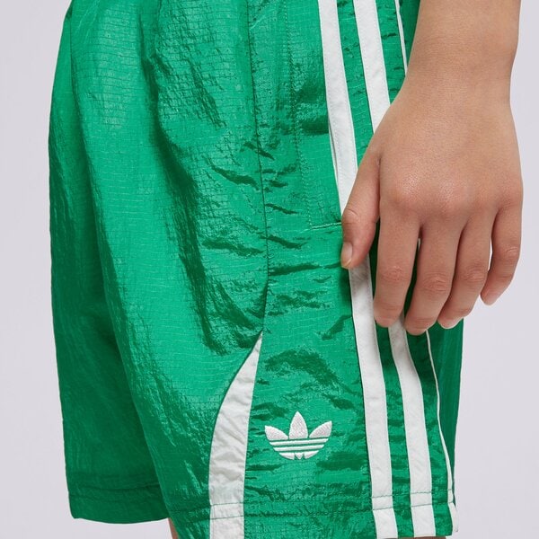  ADIDAS ШОРТИ WOVEN SHORT BOYS jc9120 цвят зелен