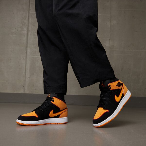 Детски маратонки AIR JORDAN 1 MID SE fj4924-008 цвят оранжев