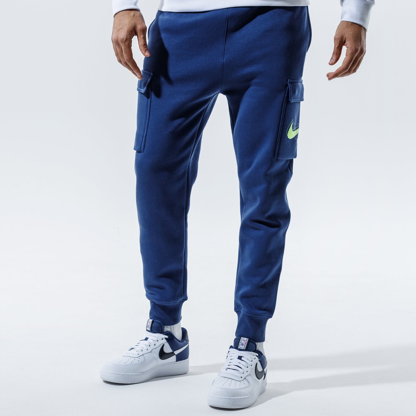 Мъжки панталони NIKE ПАНТАЛОНИ M NSW PANT CARGO AIR PRNT PACK dd9696-410 цвят тъмносин