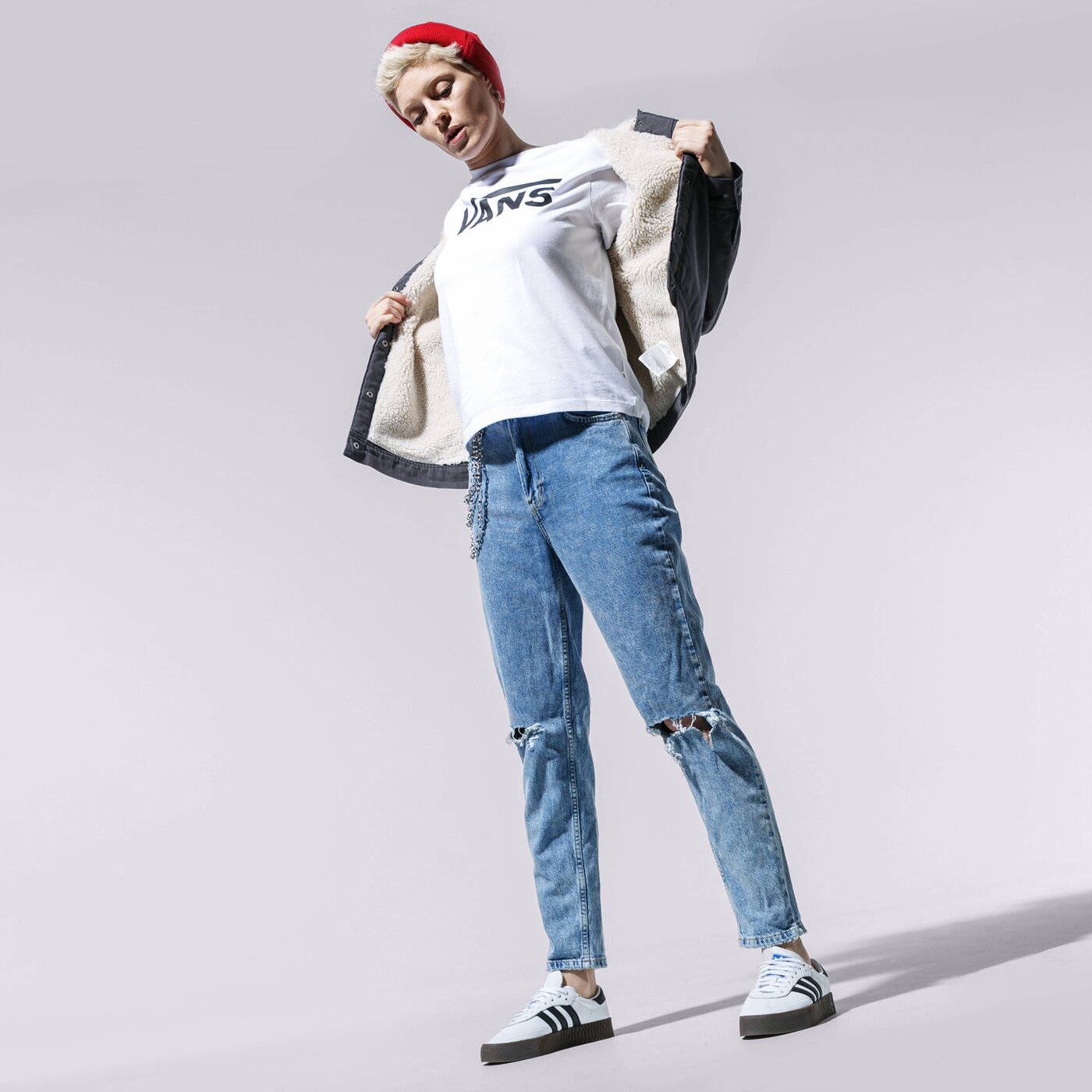 Дамска тениска VANS ТЕНИСКА FLYING V CREW TEE vn0a3up4wht1 цвят бял