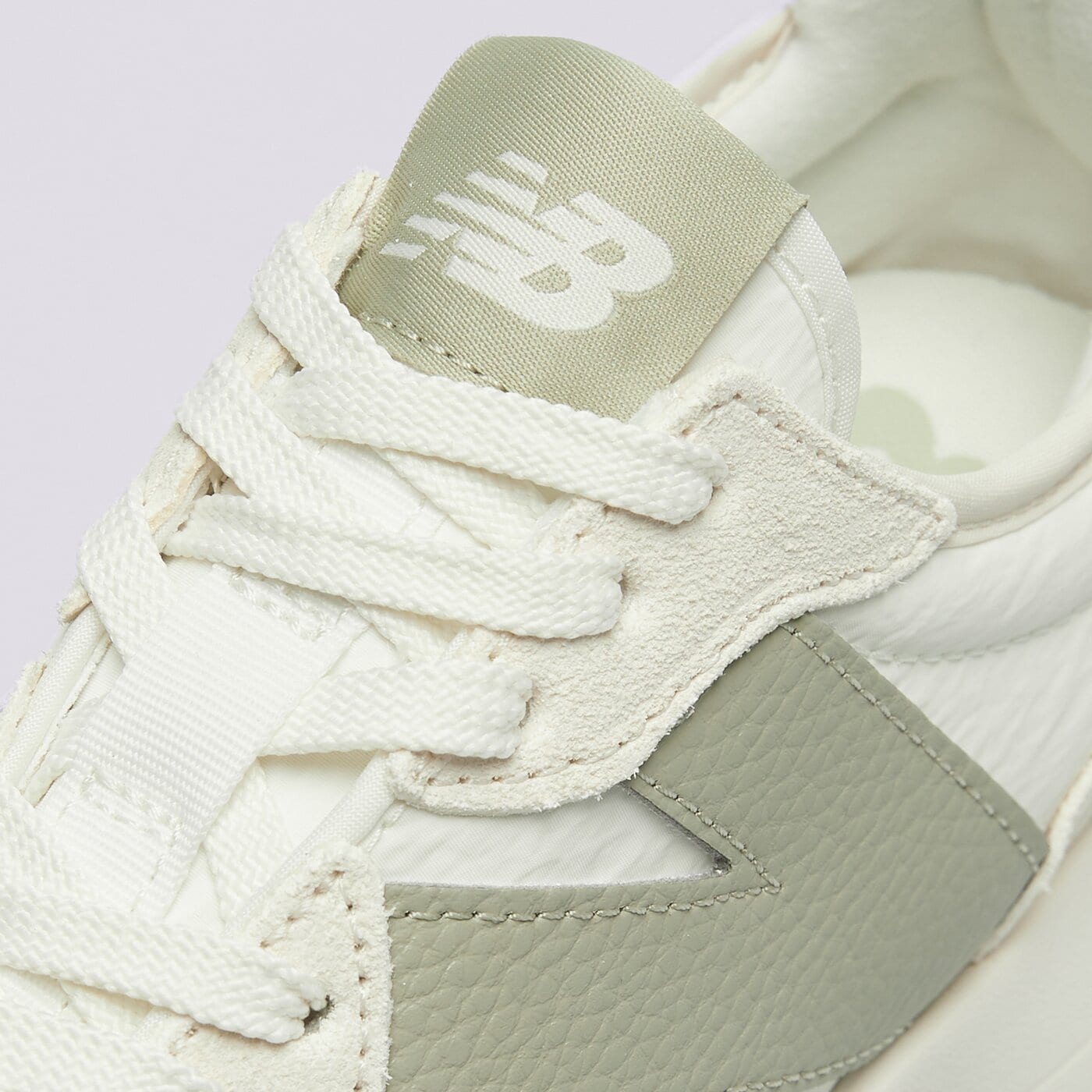 Дамски маратонки NEW BALANCE 327  ws327ftb цвят бежов