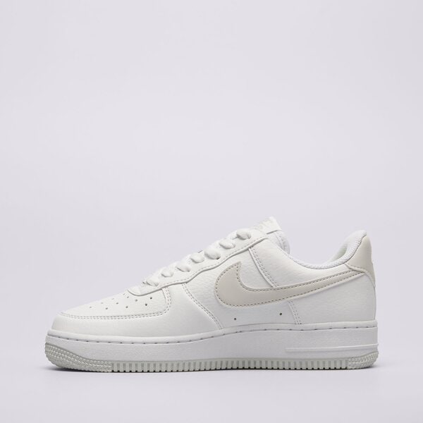 Дамски маратонки NIKE AIR FORCE 1 '07 SE dv3808-104 цвят бял