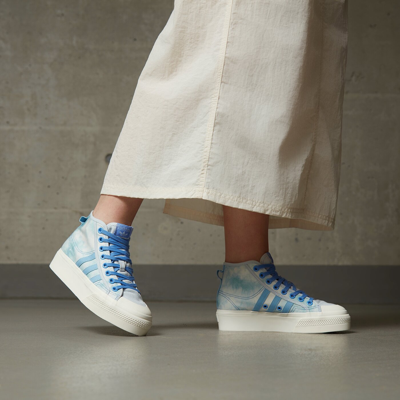 Дамски маратонки ADIDAS NIZZA PLATFORM MID W hq4327 цвят син