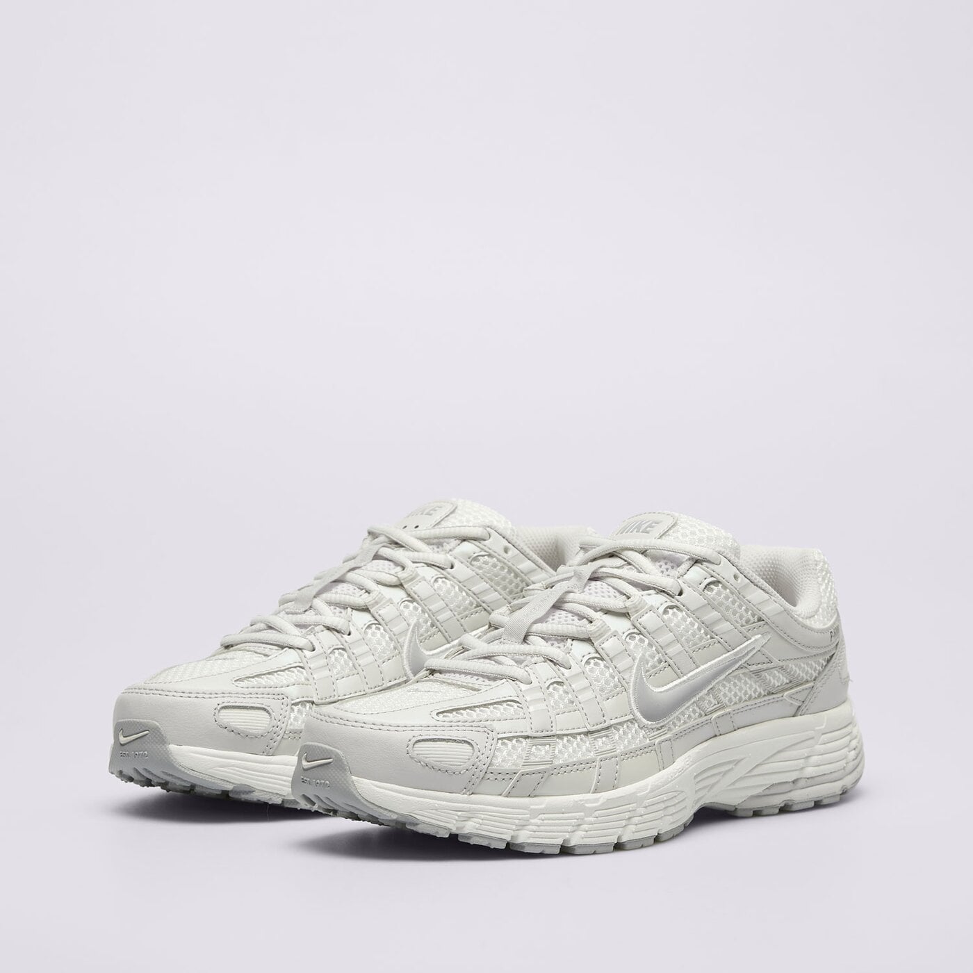 Дамски маратонки NIKE W P-6000 SE if1756-100 цвят сив