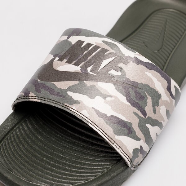 Мъжки чехли и сандали NIKE VICTORI ONE cn9678-300 цвят многоцветен