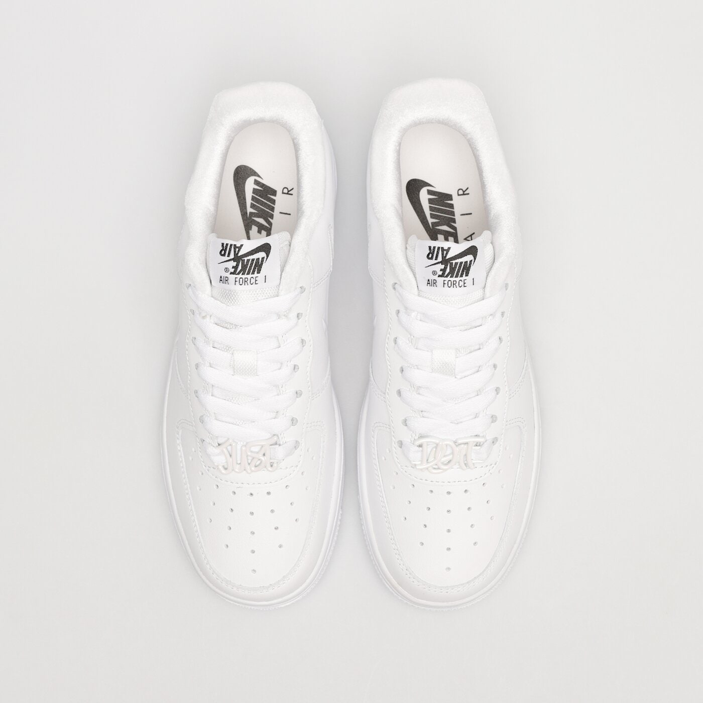 Дамски маратонки NIKE WMNS AIR FORCE 1 '07 SE fb8251-100 цвят бял