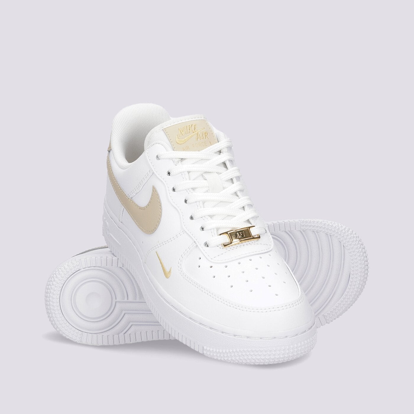 Дамски маратонки NIKE AIR FORCE 1 '07 ESSENTIAL cz0270-105 цвят бял
