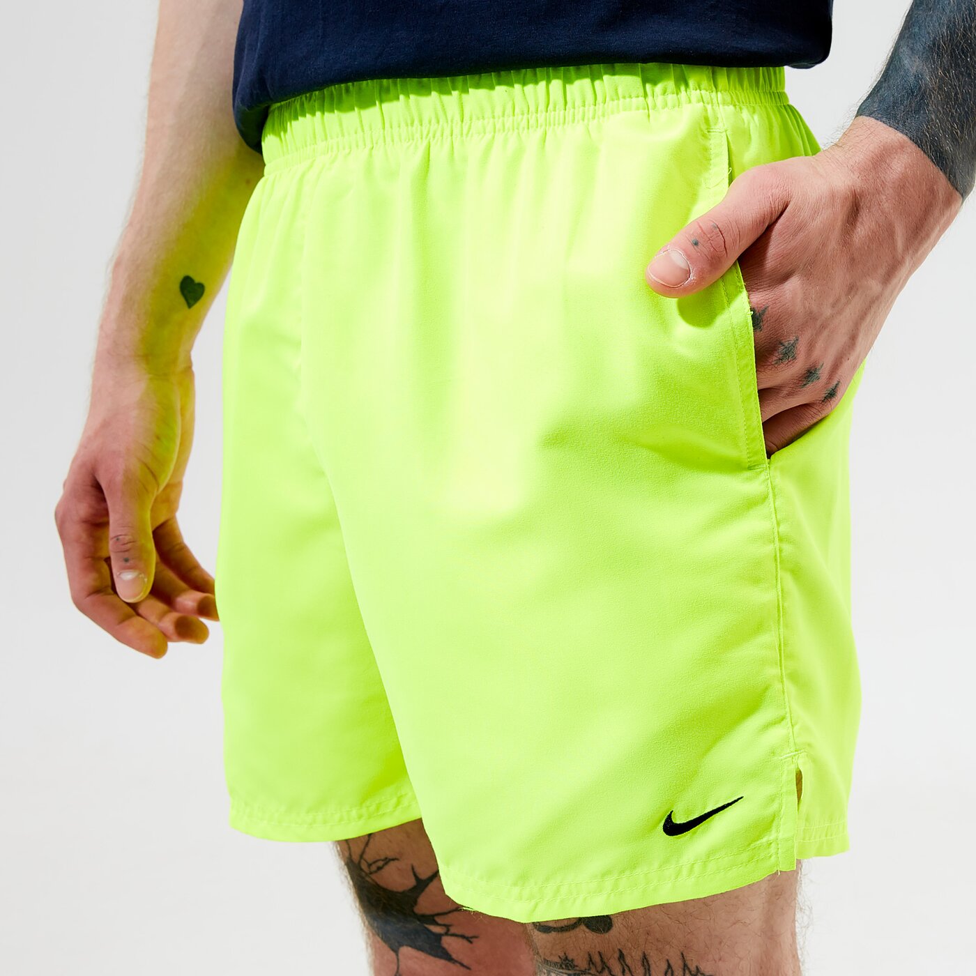 Мъжки къси панталони NIKE ШОРТИ NIKE ESSENTIAL 5" nessa560737 цвят жълт