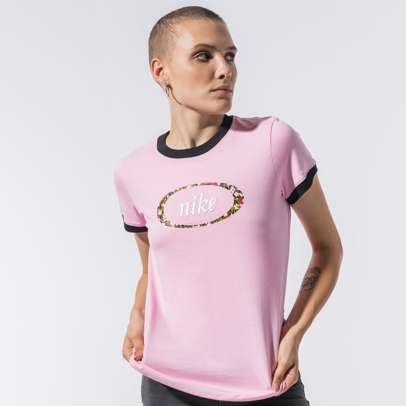 Дамска тениска NIKE ТЕНИСКА W NSW TEE FEMME RINGER cv3763-654 цвят розов