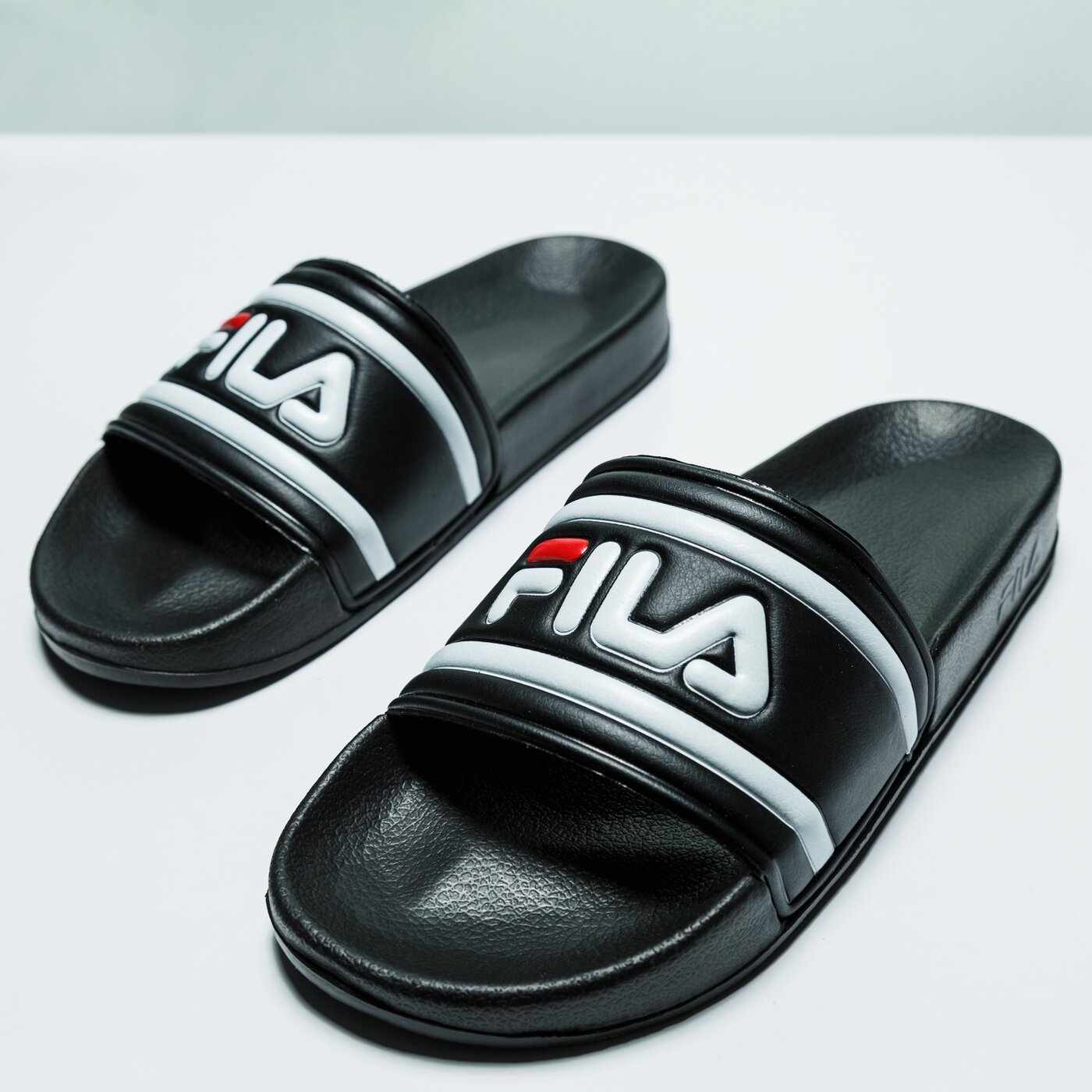 Мъжки чехли и сандали FILA MORRO BAY SLIPPER 101028625y цвят черен