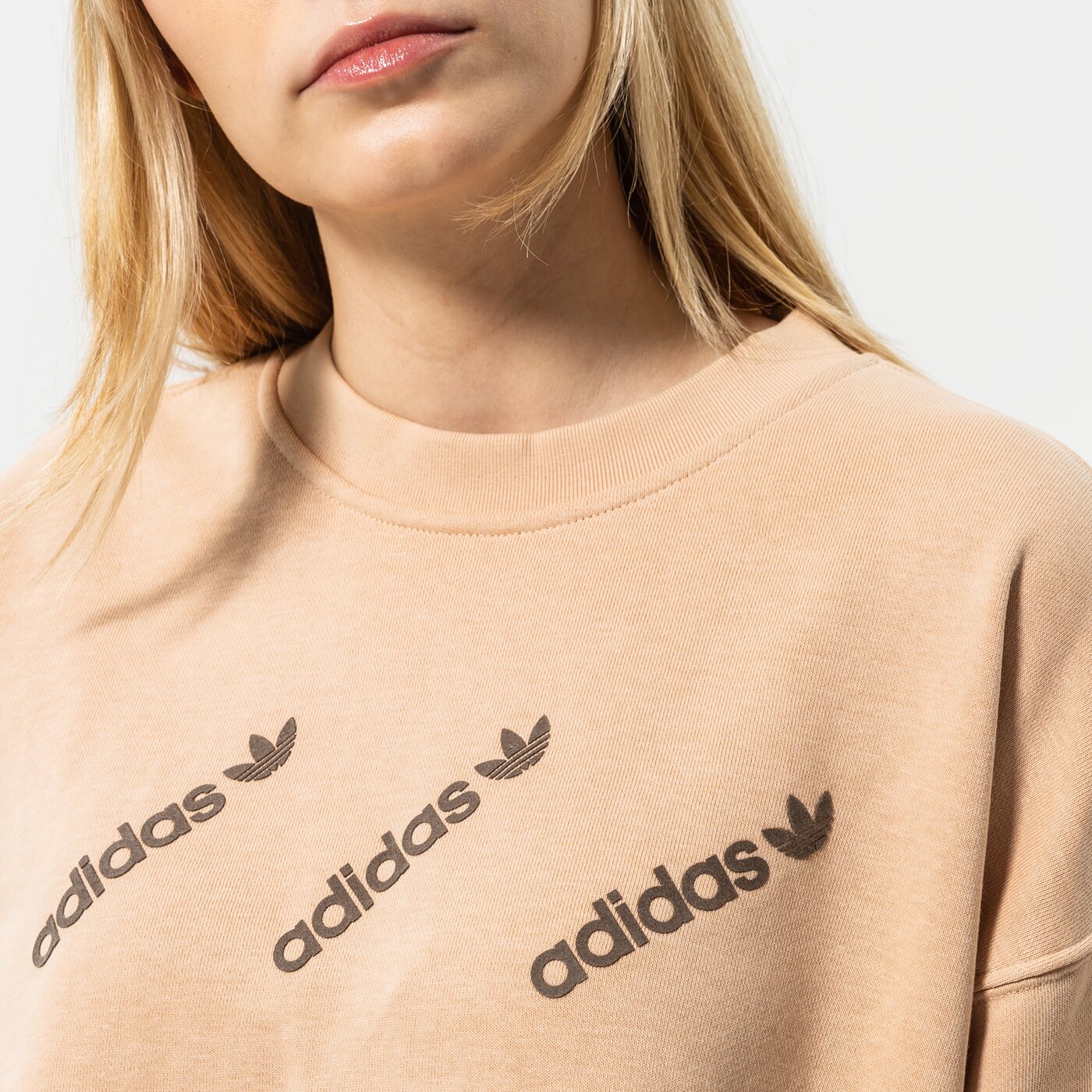 Дамски суичър ADIDAS СУИТЧЪР CREW hm4867 цвят бежов