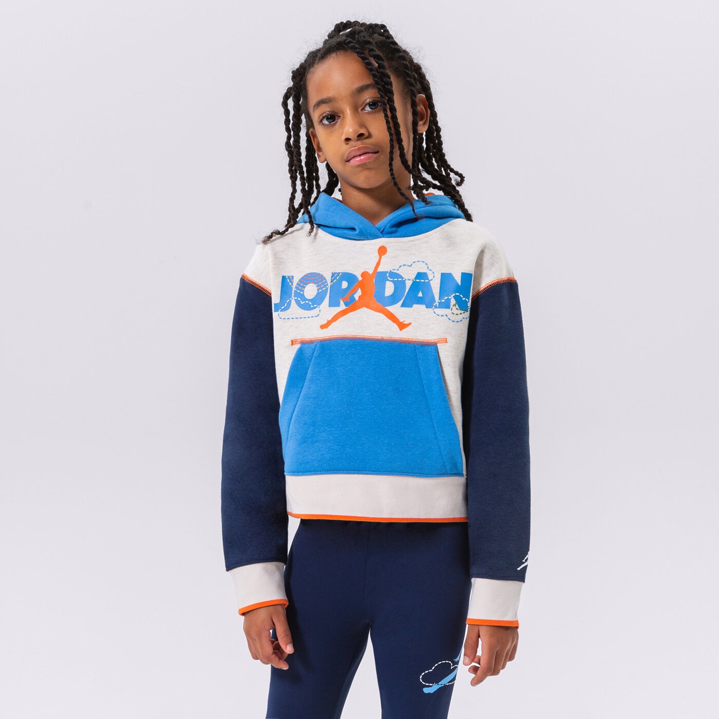 Детски суичър JORDAN СУИТЧЪР С КАЧУЛКА BACKYARD ADVENTURE BOXY GIRL 45b757-w67 цвят бял