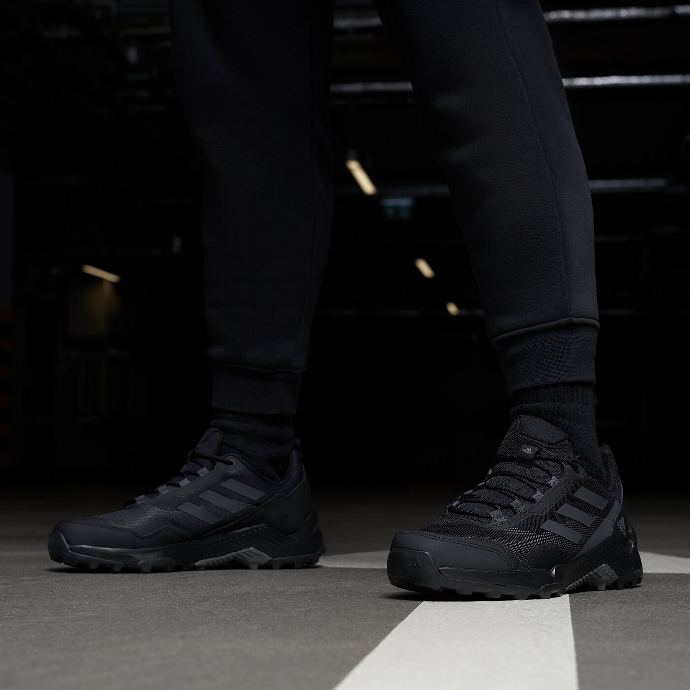 Мъжки зимни обувки ADIDAS EASTRAIL 2 s24010 цвят черен