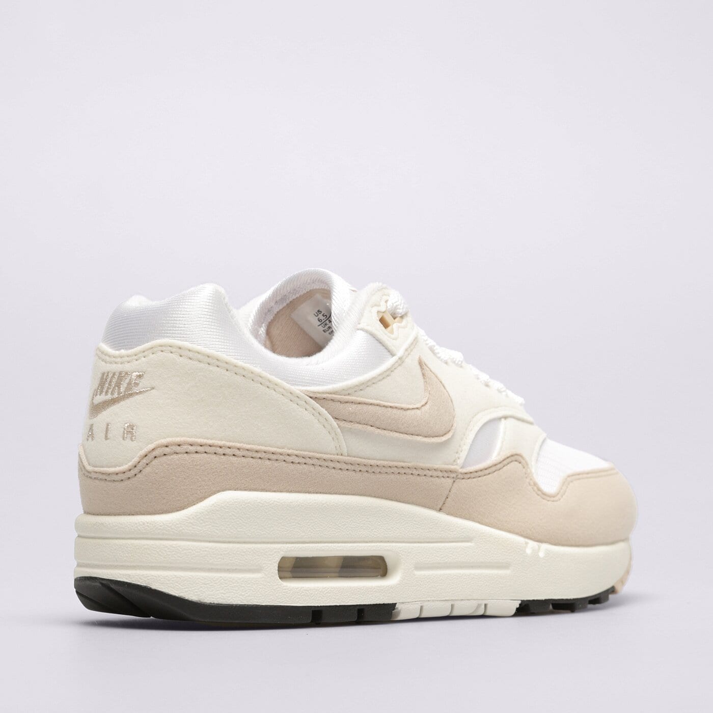 Дамски маратонки NIKE AIR MAX 1 '87 dz2628-101 цвят бежов