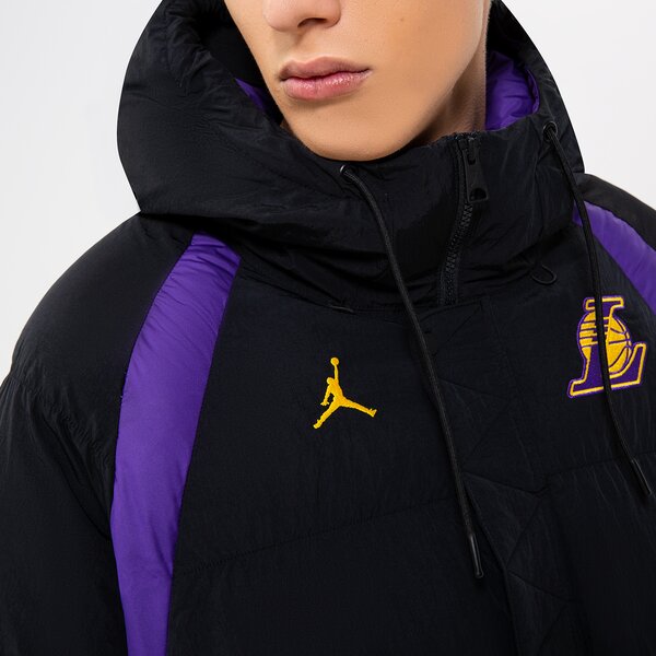 Мъжко зимно яке NIKE ЯКЕ ЗИМНО LAL M NK JKT FILL CTS ST NBA dn4715-010 цвят черен