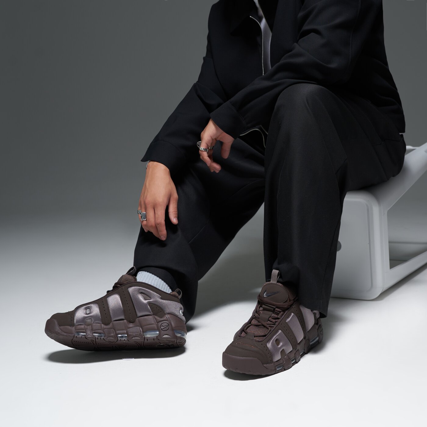 Мъжки маратонки NIKE AIR MORE UPTEMPO LOW fz3055-200 цвят кафяв