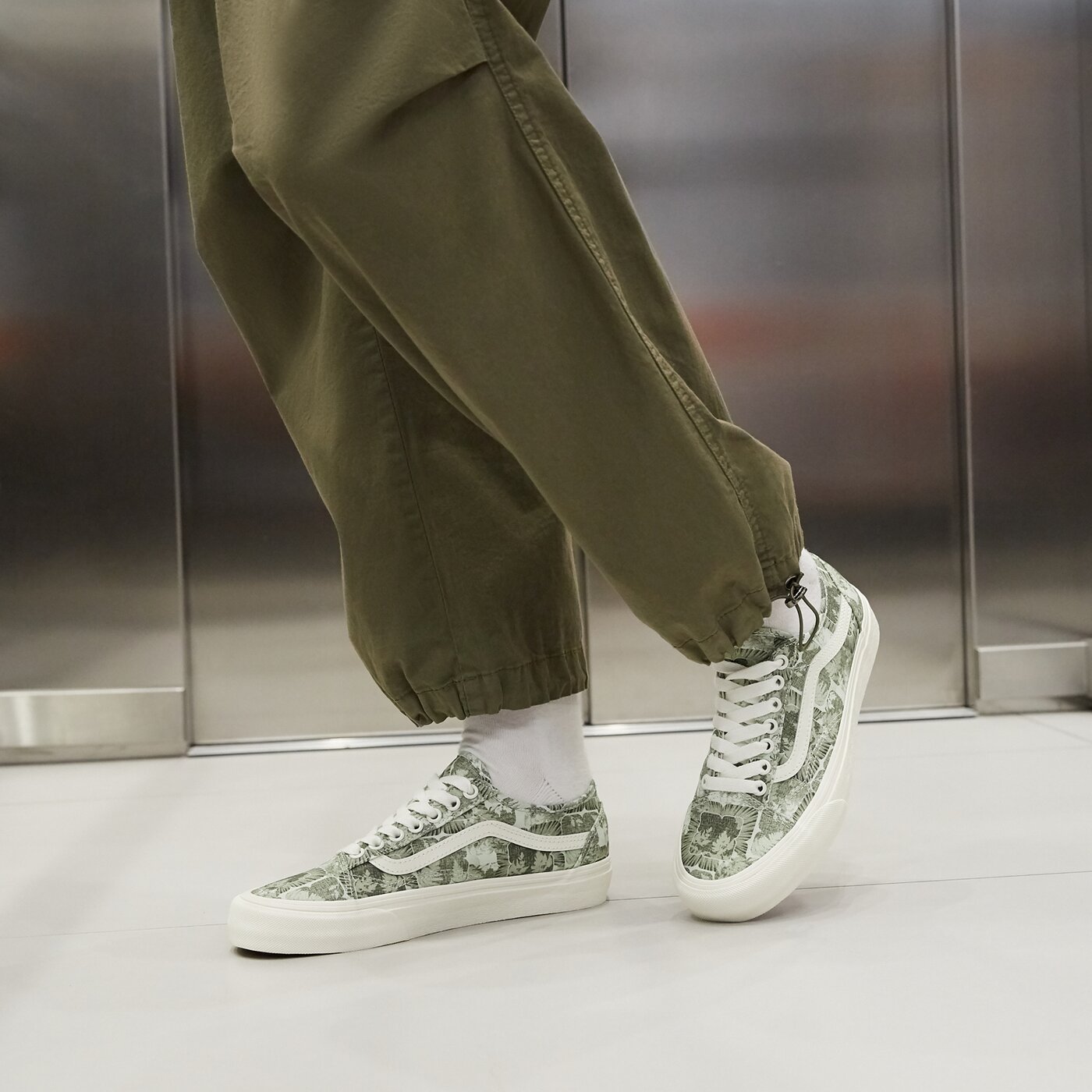 Дамски маратонки VANS OLD SKOOL TAPERED VR3 vn0005uholh1 цвят зелен