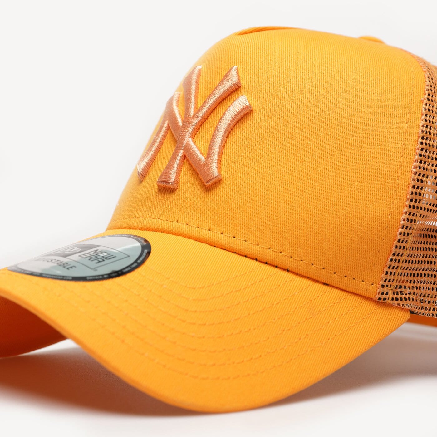 Мъжка шапка с козирка NEW ERA ШАПКА TONAL MESH TRUCKER NYY NEW YORK YANKEES 60358144 цвят оранжев