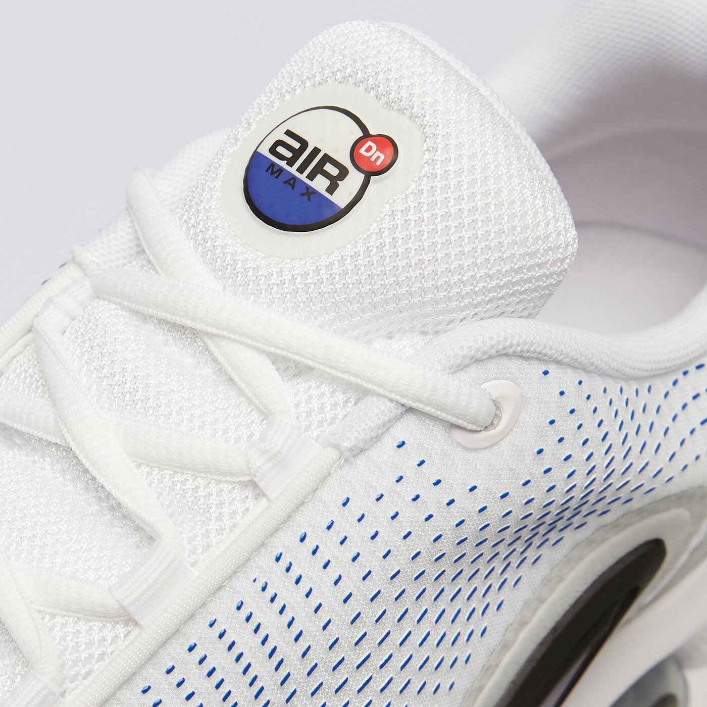 Мъжки маратонки NIKE AIR MAX DN dv3337-104 цвят бял