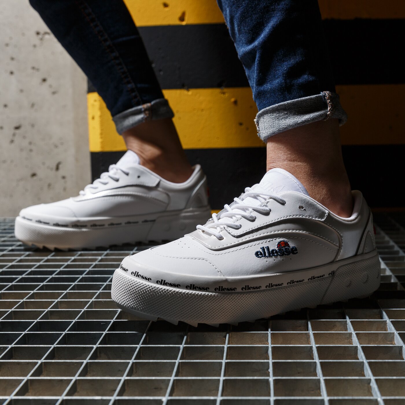 Дамски маратонки ELLESSE ALZINA 610435 цвят бял