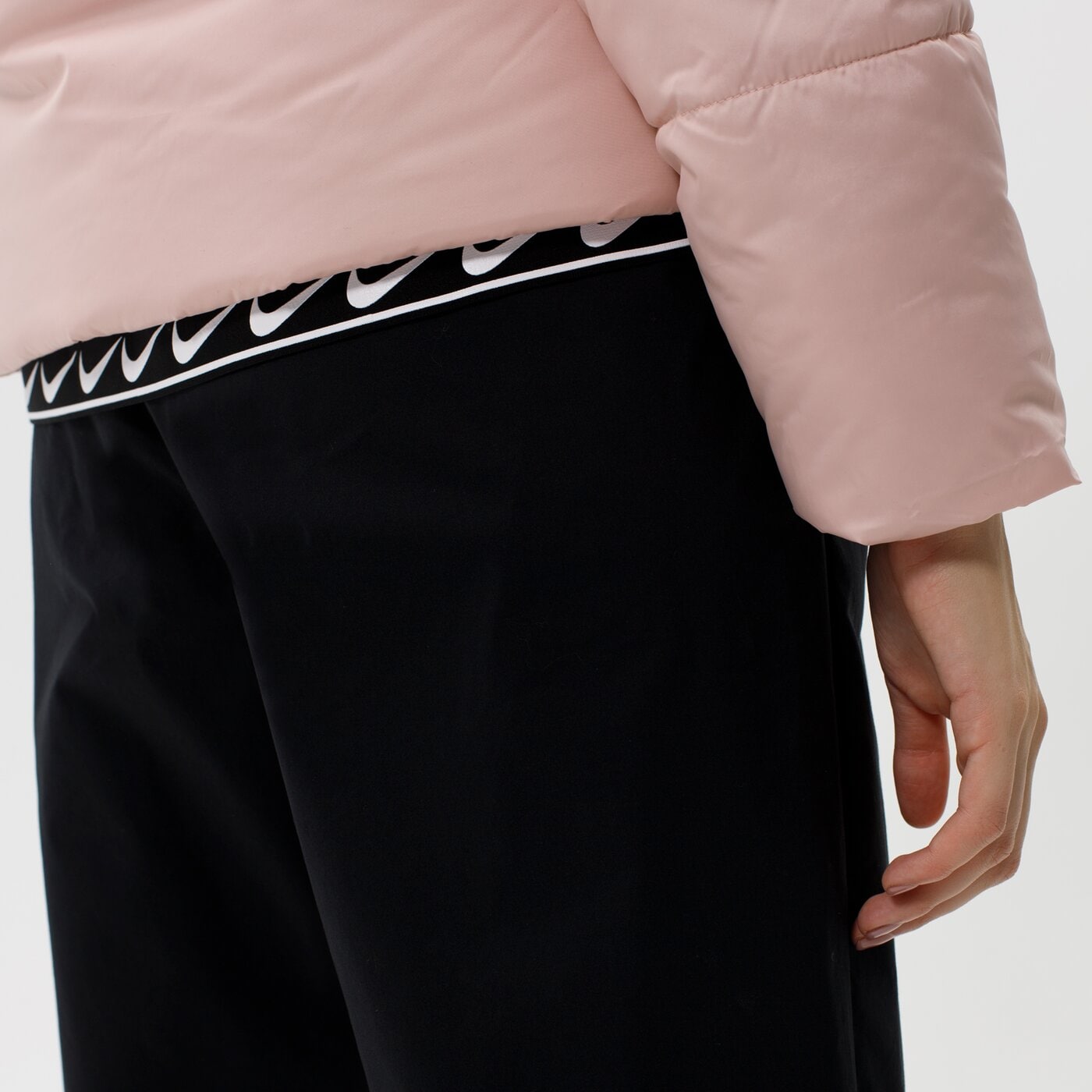 Дамско зимно яке NIKE ЯКЕ ЗИМНО WNSW TF RPL CLASSIC TAPE JKT P dj6997-601 цвят бежов