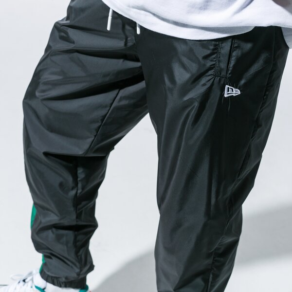 Мъжки панталони NEW ERA ПАНТАЛОНИ COLOUR TRACK PANT BLKGRN NEW ERA BLKTRPWHI 12123955 цвят черен