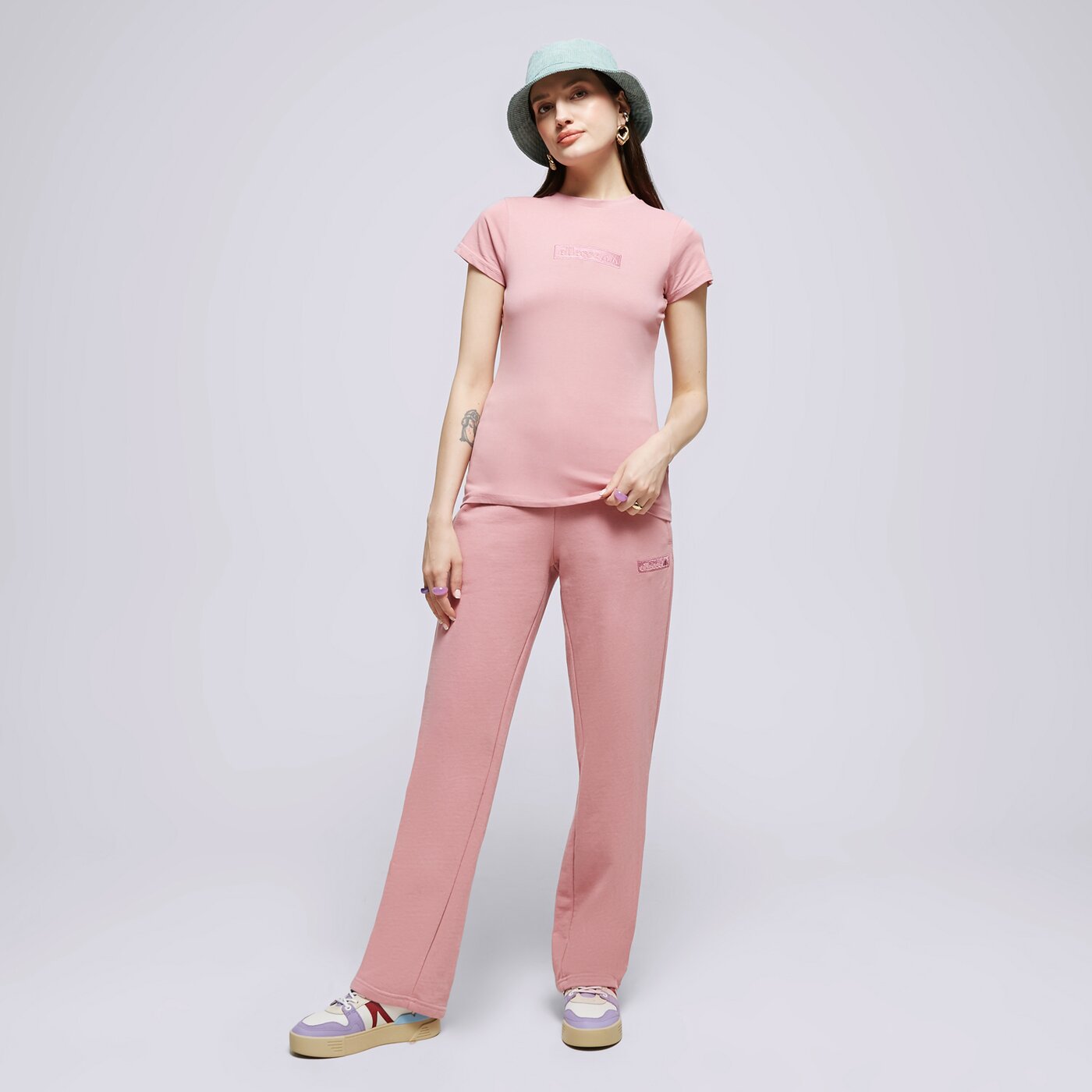 Дамски панталони ELLESSE ПАНТАЛОНИ PONRE JOG PANT PINK sgr17901814 цвят розов