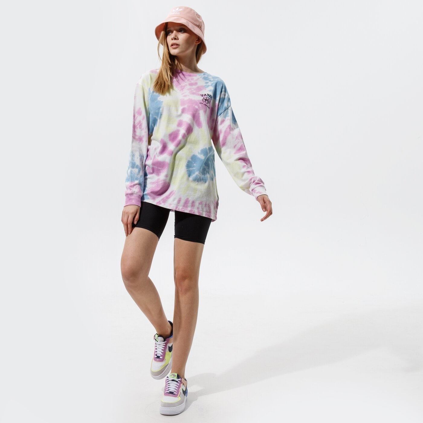 Дамска тениска VANS ТЕНИСКА WM MASC OFF LS OVERSIZED ORCHID vn0a5ett0fs1 цвят многоцветен