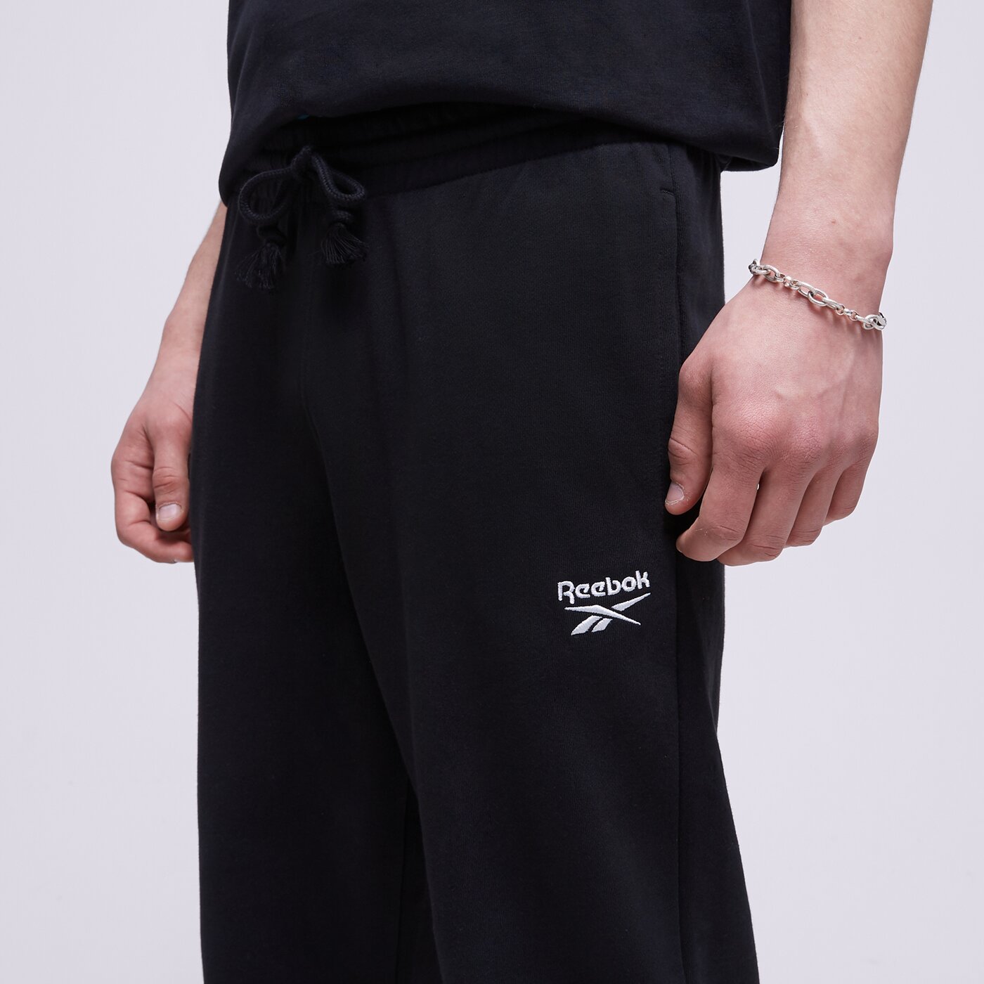 Мъжки панталони REEBOK ПАНТАЛОНИ CL SV PANT hs5788 цвят черен
