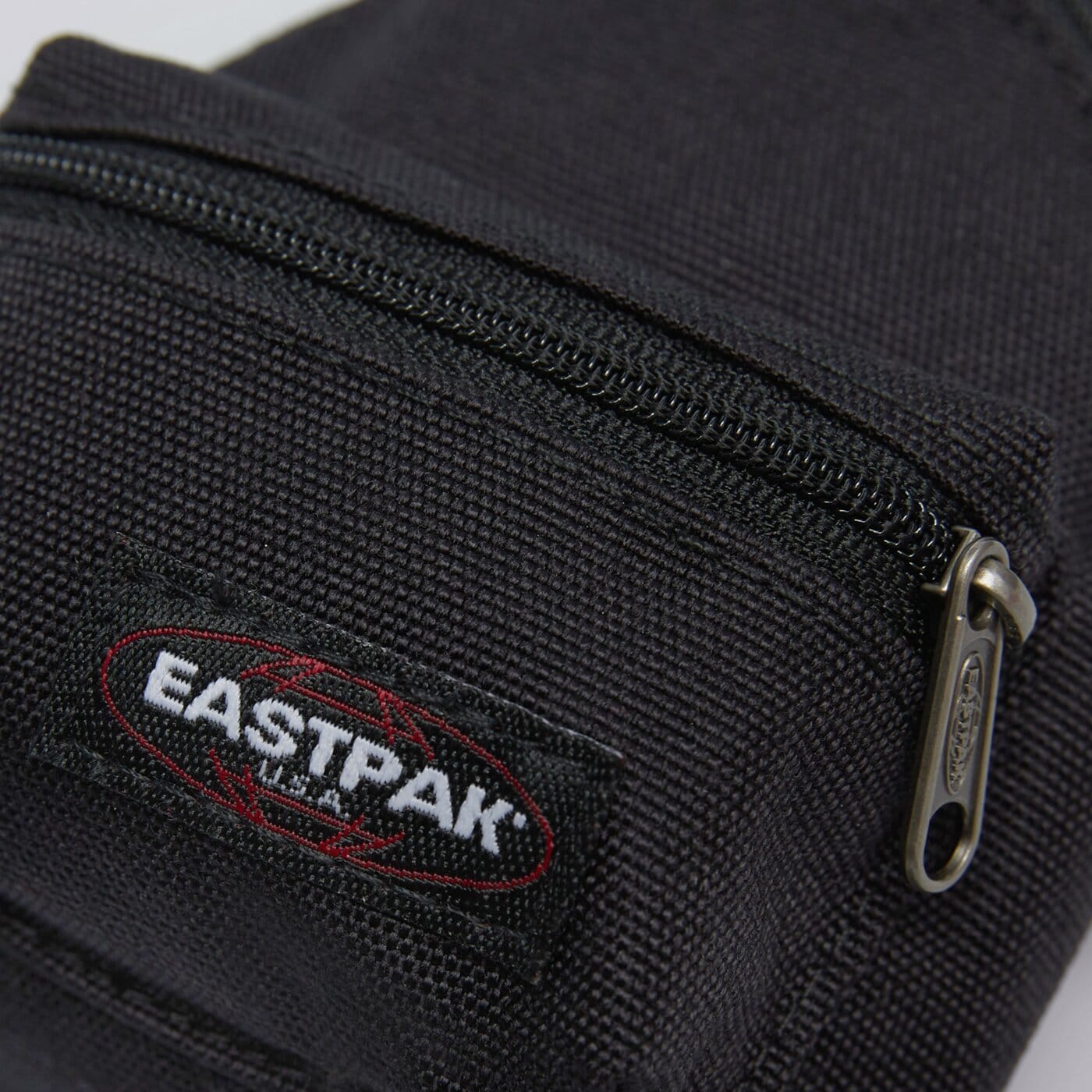Дамски сак EASTPAK ЧАНТА MINI PADDED BLACK ek00016f0081 цвят черен