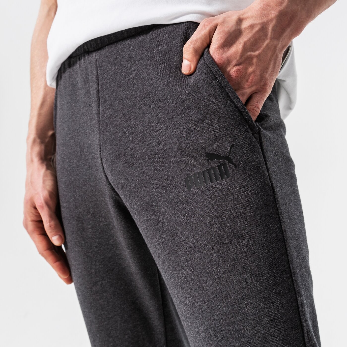 Мъжки панталони PUMA ПАНТАЛОНИ ESS LOGO TR CL 586716 07 цвят сив