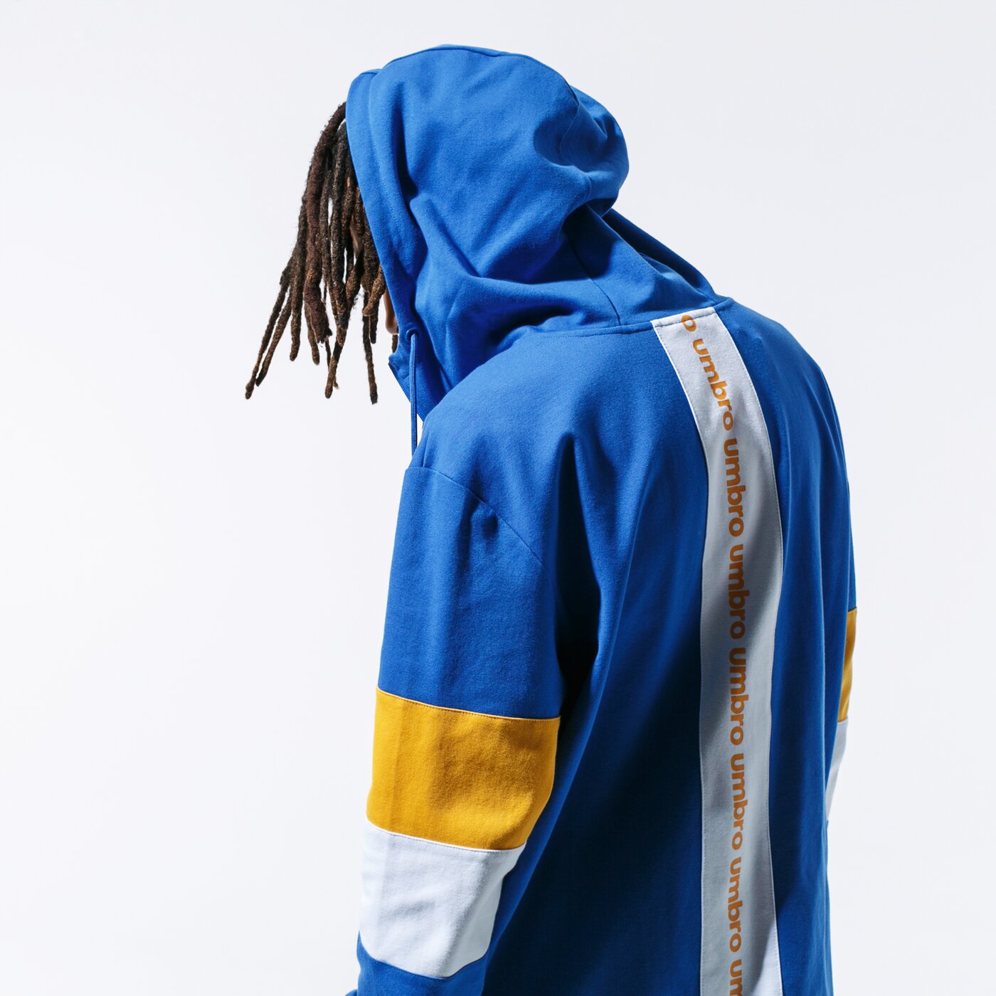 Мъжки суичър UMBRO СУИТЧЪР СЪС ЗАКОПЧАВАНЕ   С КАЧУЛКА RETRO FZ HOODY ul39blm84001 цвят син