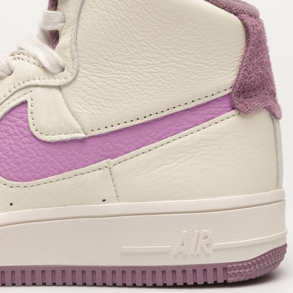 Дамски маратонки NIKE W AF1 SCULPT dz2782-100 цвят бежов