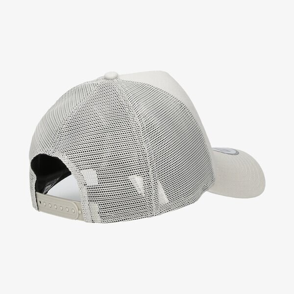 Дамска шапка с козирка NEW ERA ШАПКА CAMO INFILL TRUCKER NEYYAN STN 60112692 цвят бял