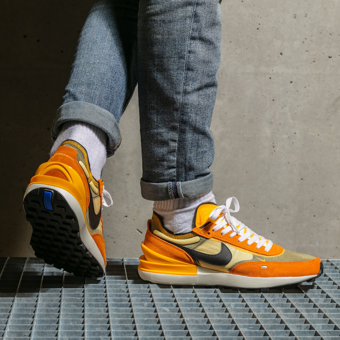 Мъжки маратонки NIKE WAFFLE ONE SE dd8014-700 цвят оранжев