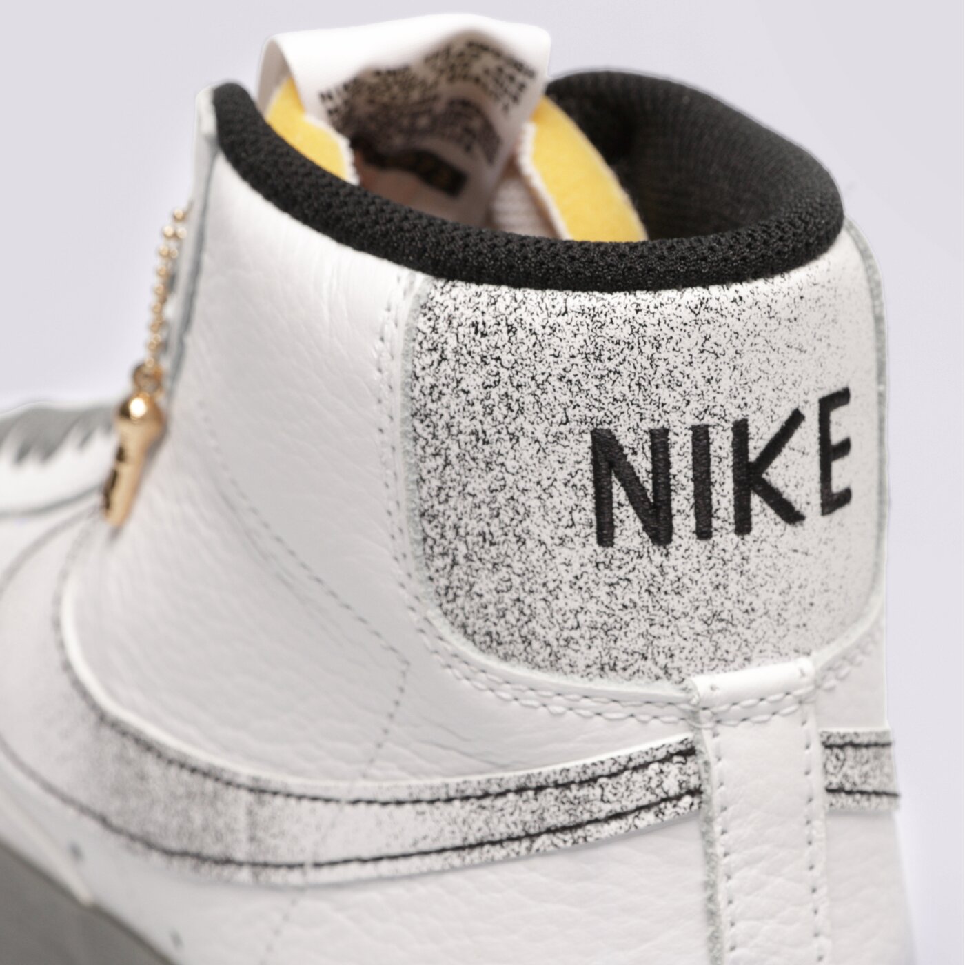 Мъжки маратонки NIKE BLAZER MID '77 EMB dv7194-100 цвят бял